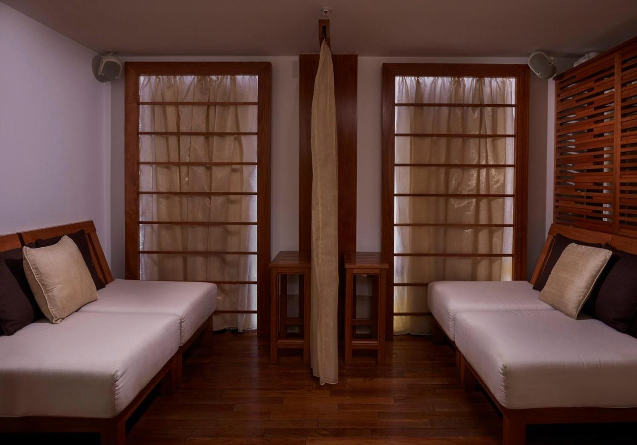 Hotel Leonardo Royal London St Paul’s Exterior foto "The room is divided into two rooms, each with its own bathroom."
