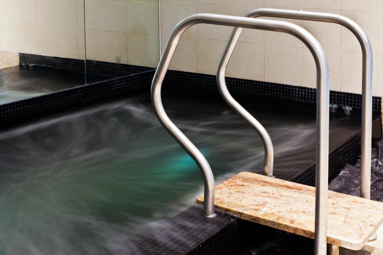 Hotel Leonardo Royal London St Paul’s Exterior foto "The water is flowing"