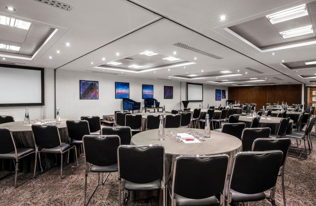Hotel Leonardo Royal London St Paul’s Exterior foto The conference hall of the hotel